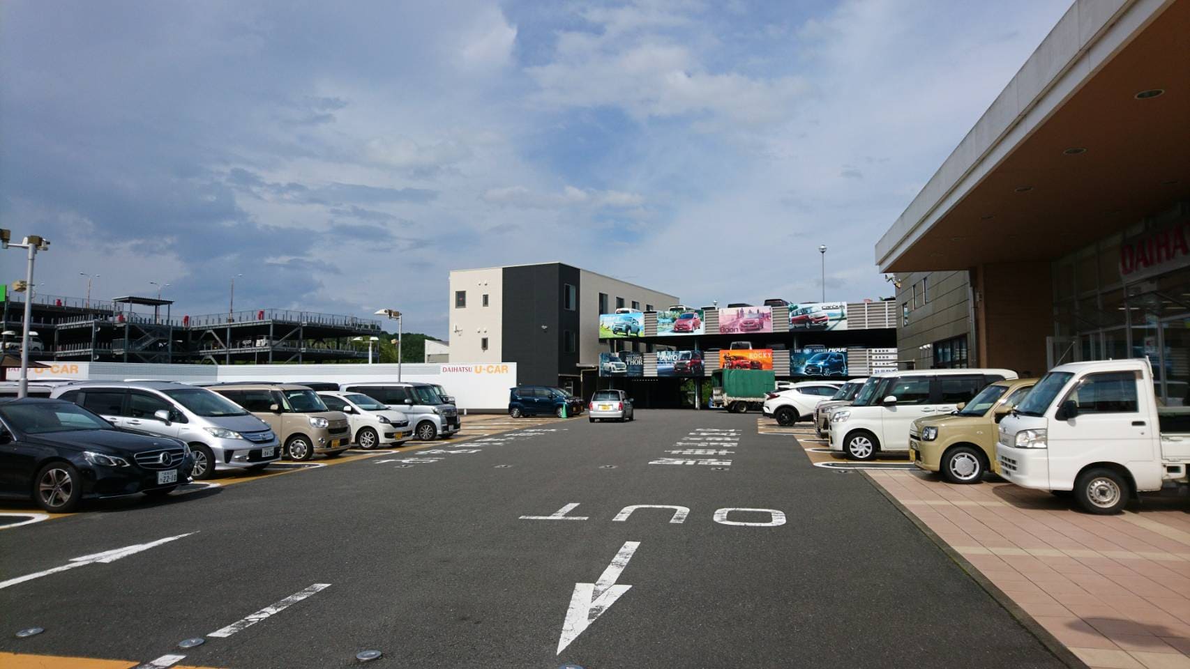 店舗駐車場